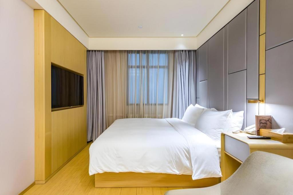 Ji Nanluoguxiang Andingmen Metro Station Hotel